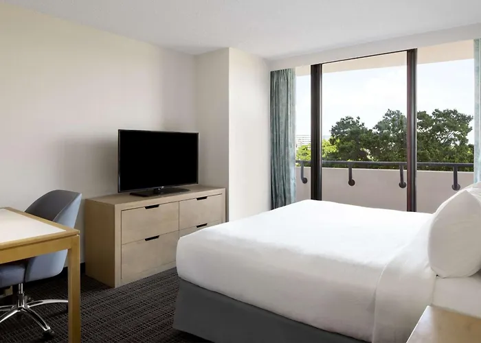Embassy Suites By Hilton Tampa Airport Westshore